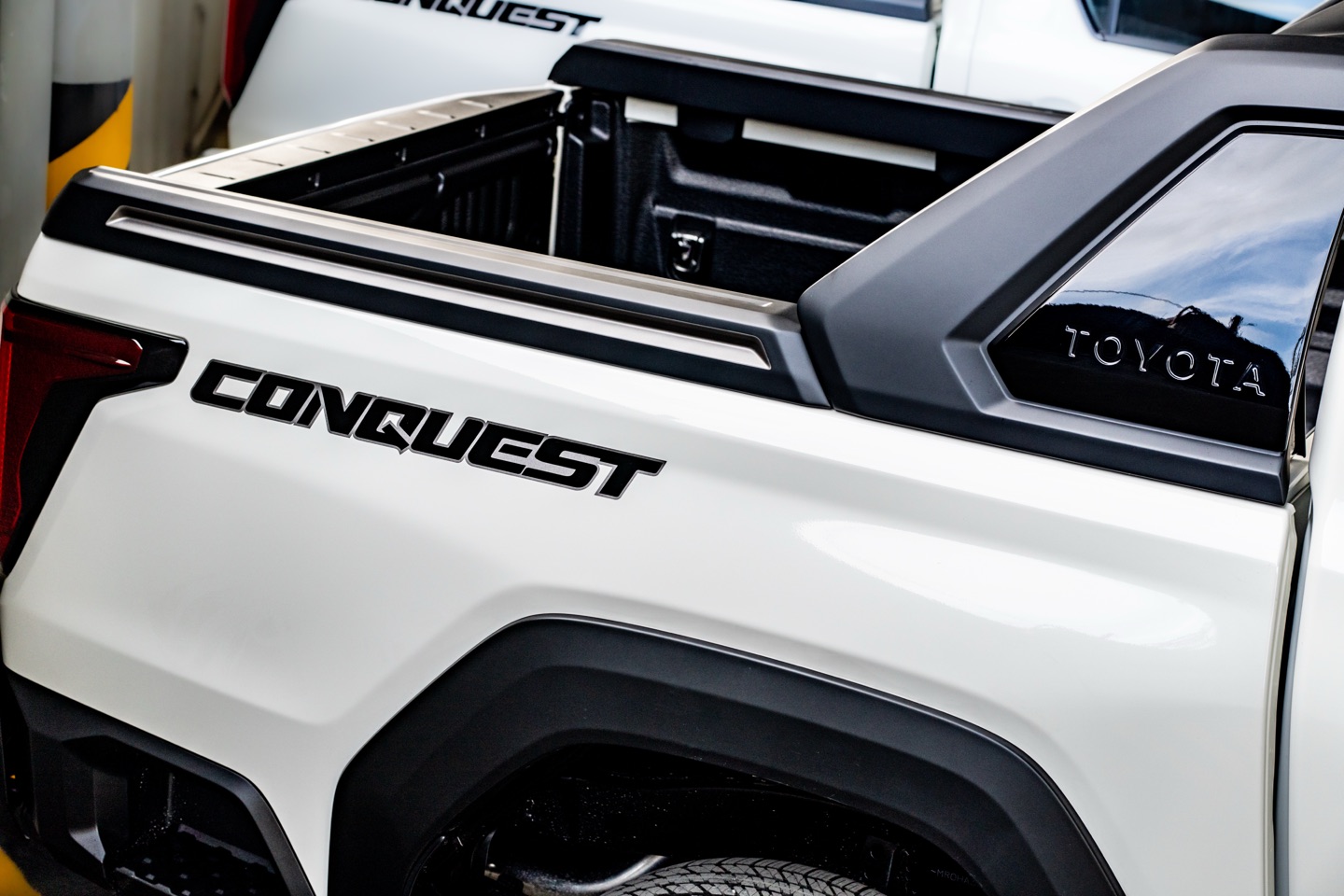Cargo bed and sports bar of a brand-new Toyota Hilux Conquest